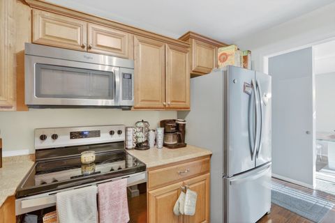 Tiny photo for 2929 Sunnyside Drive #303, Rockford, IL 61114 (MLS # 12564198)