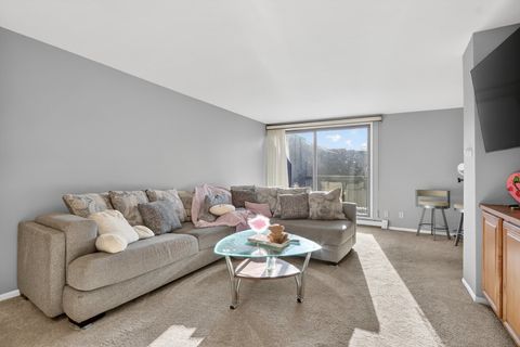 Tiny photo for 2929 Sunnyside Drive #303, Rockford, IL 61114 (MLS # 12564198)