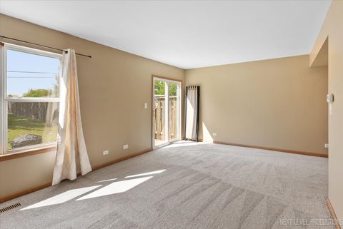 Tiny photo for 457 Newport Circle, Oswego, IL 60543 (MLS # 12490083)