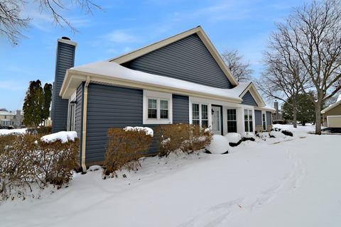 Tiny photo for 1080 Ridgefield Circle, Carol Stream, IL 60188 (MLS # 12530874)