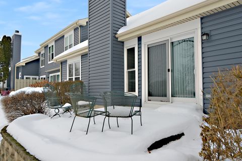 Tiny photo for 1080 Ridgefield Circle, Carol Stream, IL 60188 (MLS # 12530874)