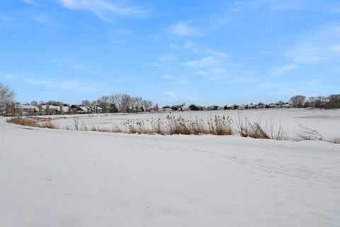 Tiny photo for 1080 Ridgefield Circle, Carol Stream, IL 60188 (MLS # 12530874)