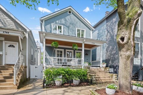 Photo of 2748 N KENMORE Avenue, Chicago, IL 60614 (MLS # 12649246)