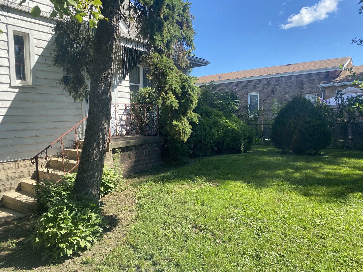 105 E 24th Street