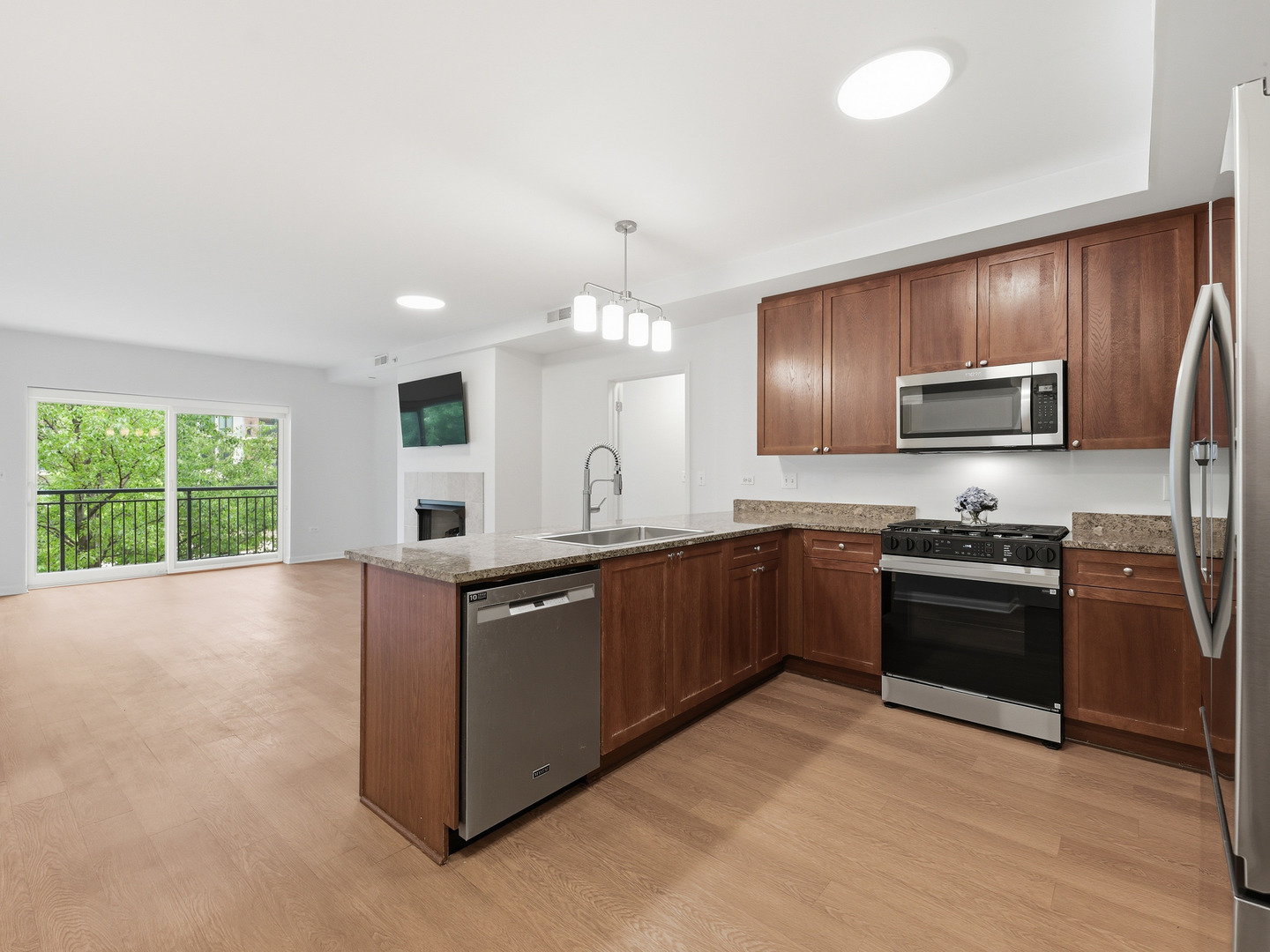 135 S York Street 214