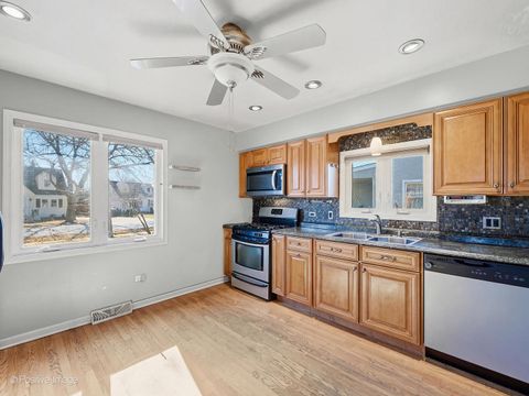 Tiny photo for 100 Dodd Avenue, Northlake, IL 60164 (MLS # 12576086)