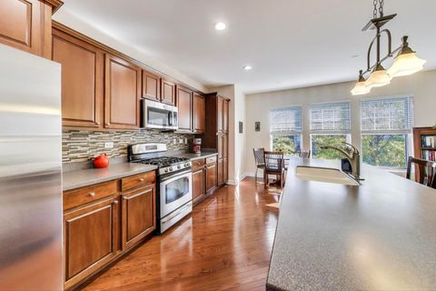 Tiny photo for 34 Lakeview Place, Lake Zurich, IL 60047 (MLS # 12473994)