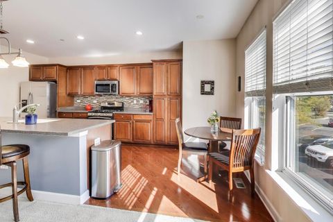 Tiny photo for 34 Lakeview Place, Lake Zurich, IL 60047 (MLS # 12473994)