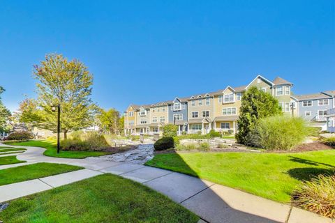 Tiny photo for 34 Lakeview Place, Lake Zurich, IL 60047 (MLS # 12473994)