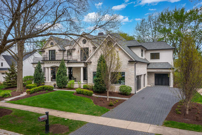 1017 Royal Bombay Court