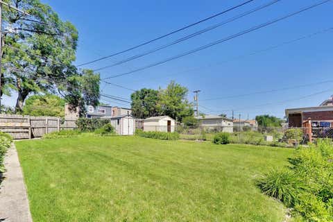 Tiny photo for 6028 N Whipple Street, Chicago, IL 60659 (MLS # 12694076)