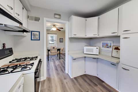 Tiny photo for 6028 N Whipple Street, Chicago, IL 60659 (MLS # 12694076)