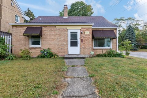 Tiny photo for 701 Lundvall Avenue, Rockford, IL 61107 (MLS # 12491325)