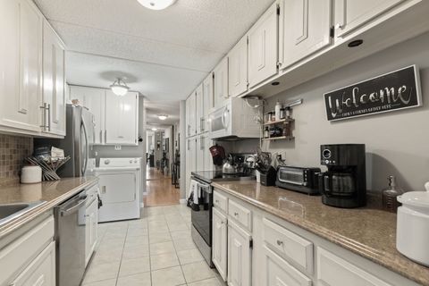 Tiny photo for 18 E Old Willow Road #210N, Prospect Heights, IL 60070 (MLS # 12493145)
