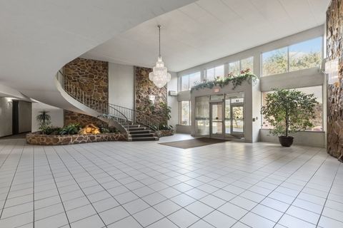 Tiny photo for 18 E Old Willow Road #210N, Prospect Heights, IL 60070 (MLS # 12493145)