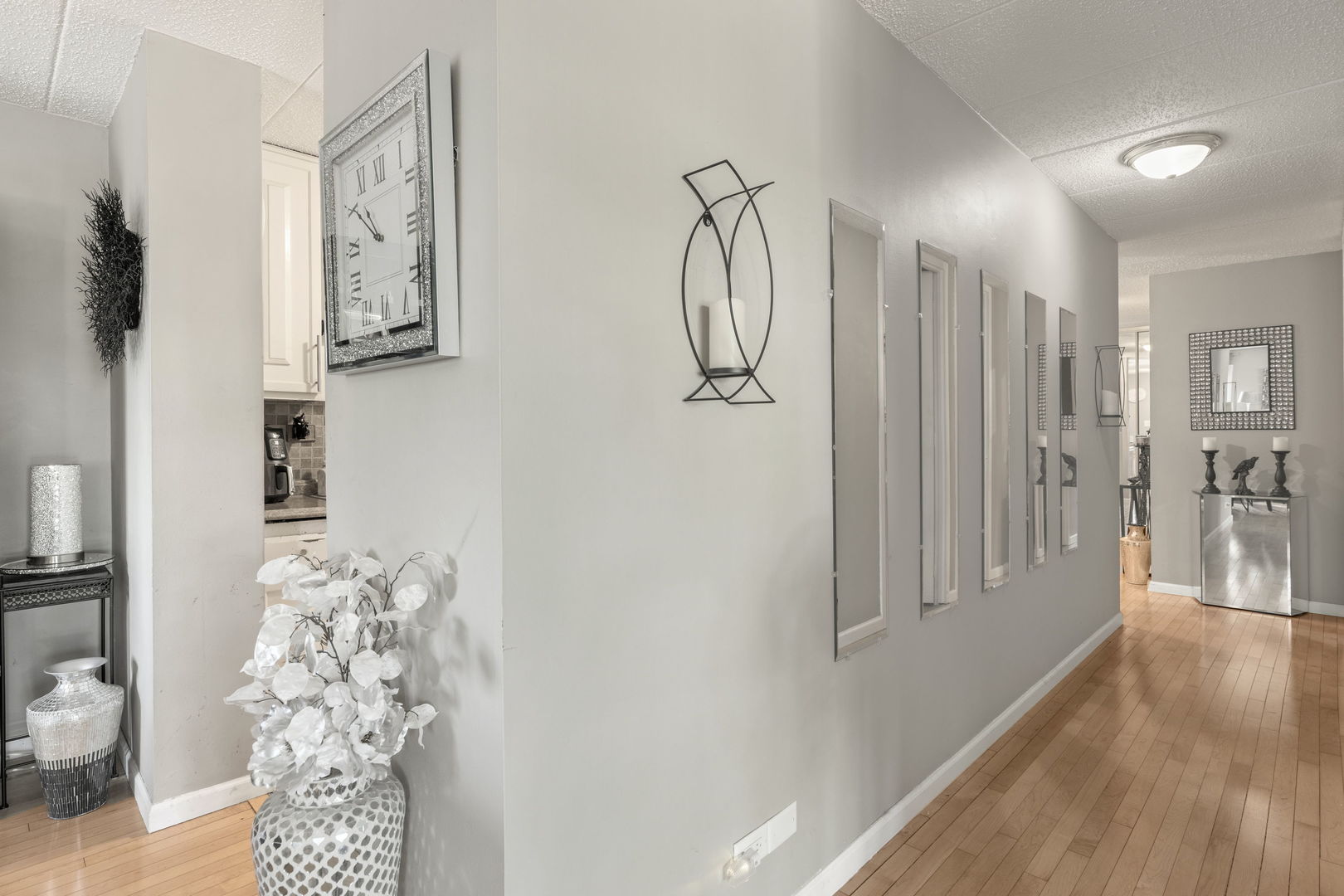 18 E Old Willow Road 210N