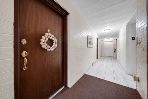 Tiny photo for 320 Circle Avenue #403, Forest Park, IL 60130 (MLS # 12605256)