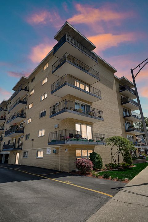 Photo of 320 Circle Avenue #403, Forest Park, IL 60130 (MLS # 12605256)