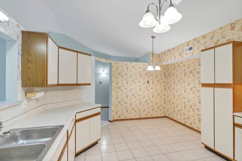 Tiny photo for 1505 Commodore Court #2, Schaumburg, IL 60193 (MLS # 12540776)