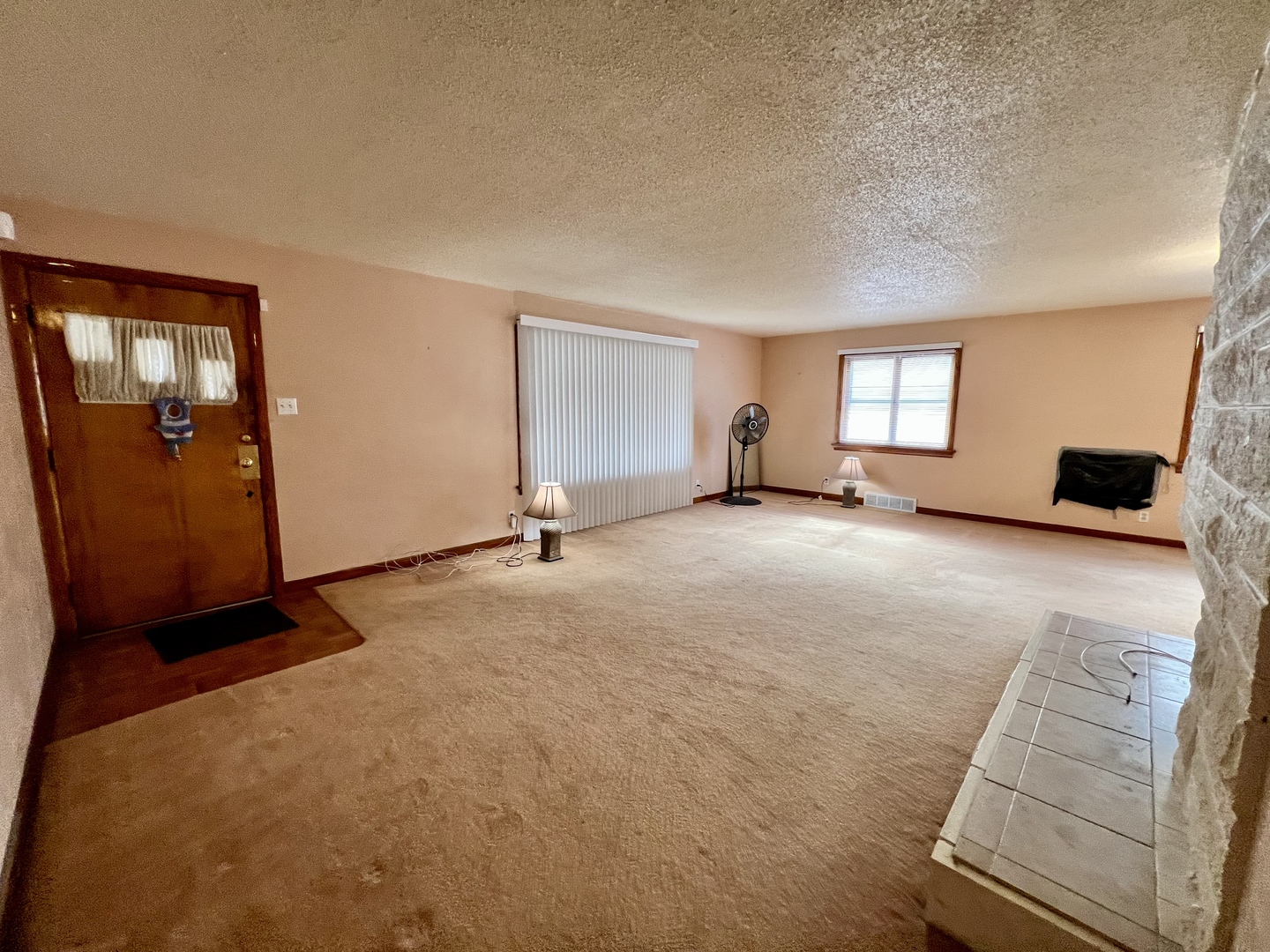 977 N Oakland Avenue