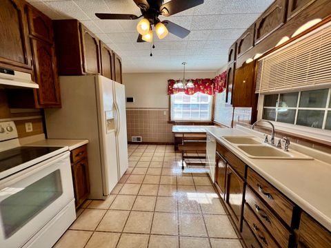 Tiny photo for 977 N Oakland Avenue, Decatur, IL 62522 (MLS # 12501412)