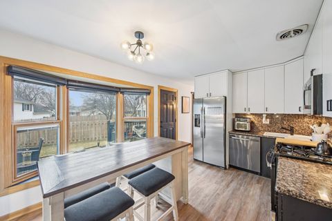 Tiny photo for 782 Lehigh Lane, Buffalo Grove, IL 60089 (MLS # 12585575)