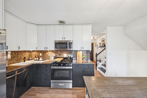 Tiny photo for 782 Lehigh Lane, Buffalo Grove, IL 60089 (MLS # 12585575)