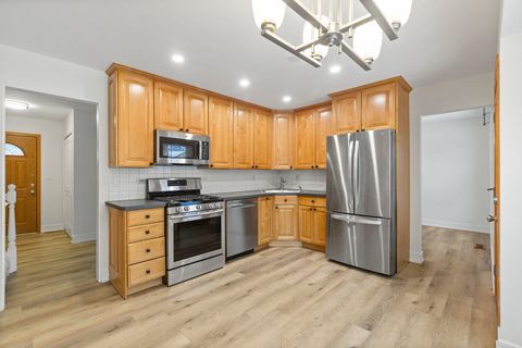 Tiny photo for 2643 N Prindle Avenue, Arlington Heights, IL 60004 (MLS # 12523575)