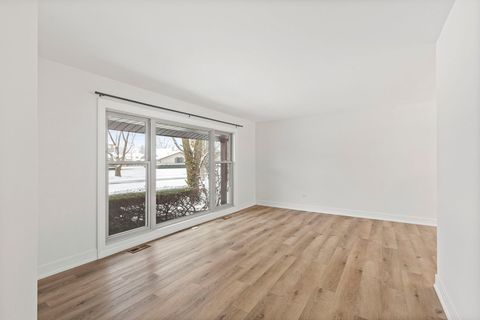 Tiny photo for 2643 N Prindle Avenue, Arlington Heights, IL 60004 (MLS # 12523575)