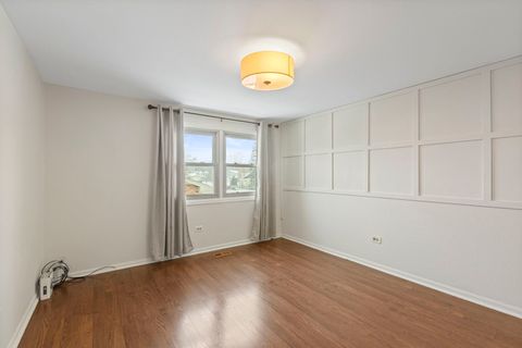 Tiny photo for 2643 N Prindle Avenue, Arlington Heights, IL 60004 (MLS # 12523575)