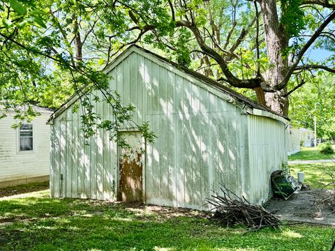 Tiny photo for 543 Tucker Lane, Metropolis, IL 62960 (MLS # 12624923)