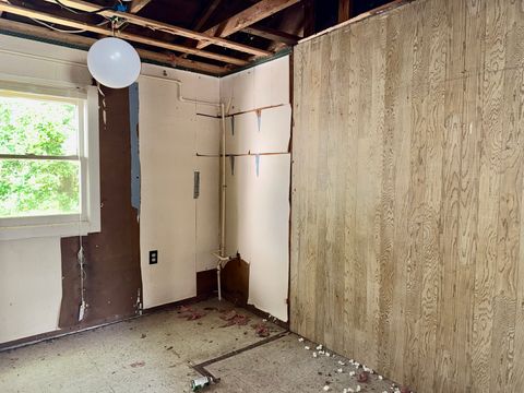 Tiny photo for 543 Tucker Lane, Metropolis, IL 62960 (MLS # 12624923)