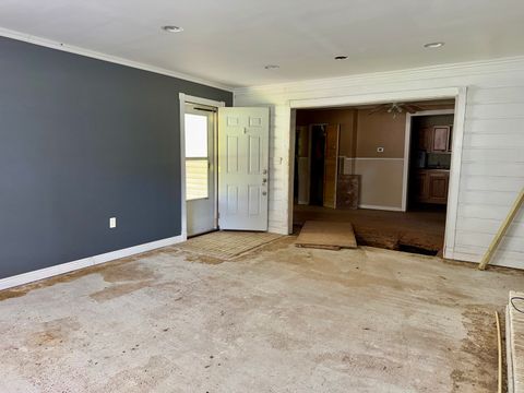 Tiny photo for 543 Tucker Lane, Metropolis, IL 62960 (MLS # 12624923)