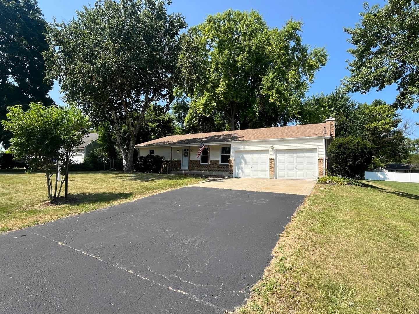 7S410 Midfield Drive