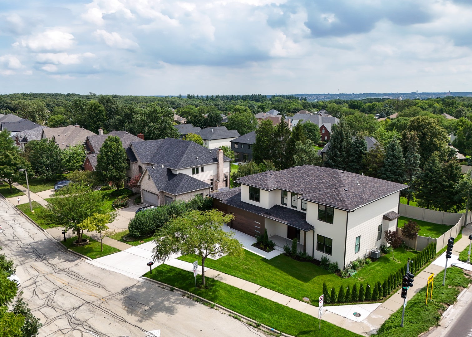 949 Internationale Parkway