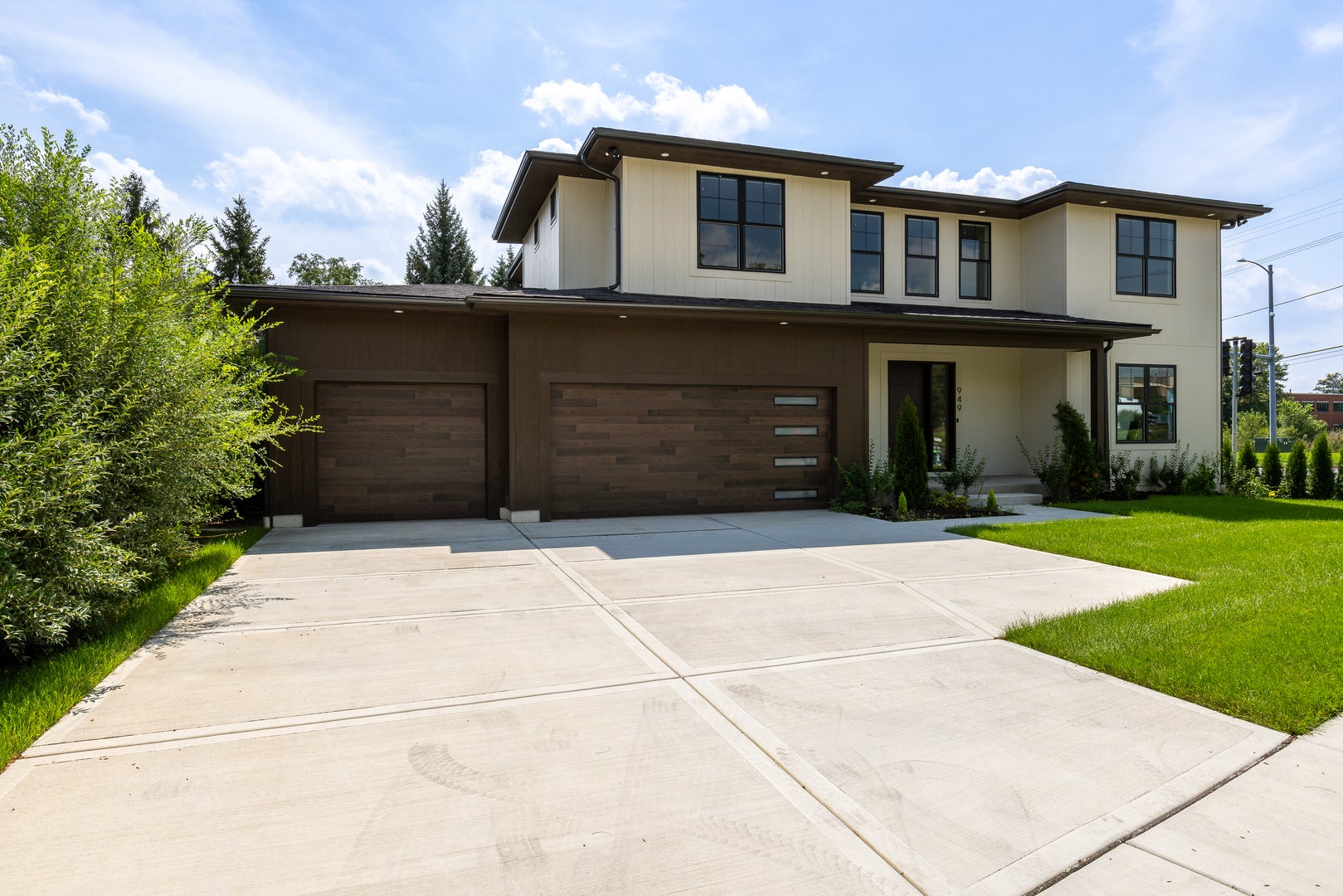 949 Internationale Parkway