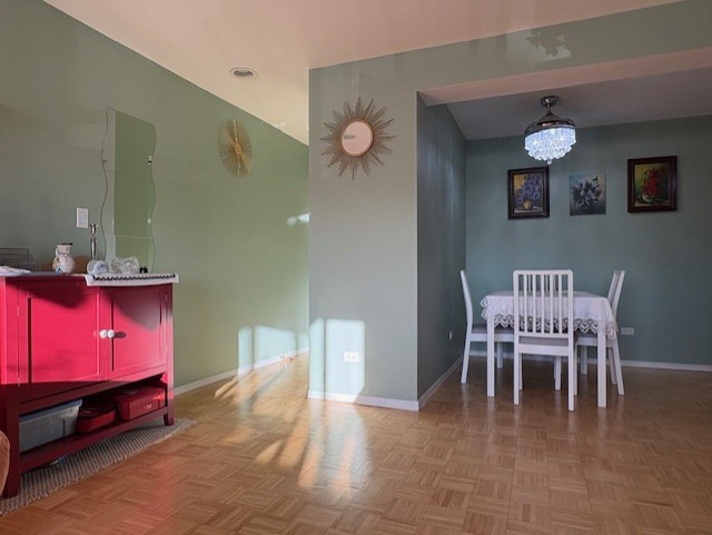 4623 N CHESTER Avenue 105