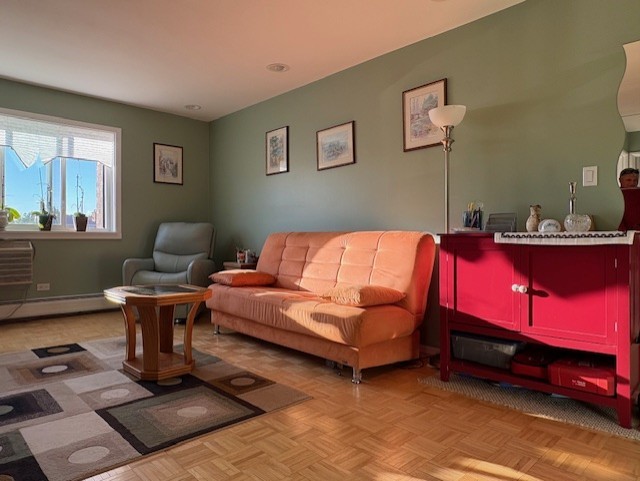 4623 N CHESTER Avenue 105