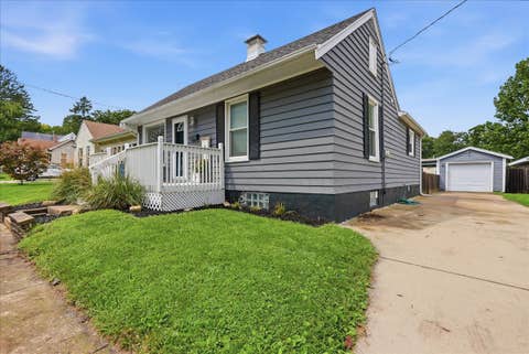 Tiny photo for 332 E Baker Street, Bloomington, IL 61701 (MLS # 12724732)