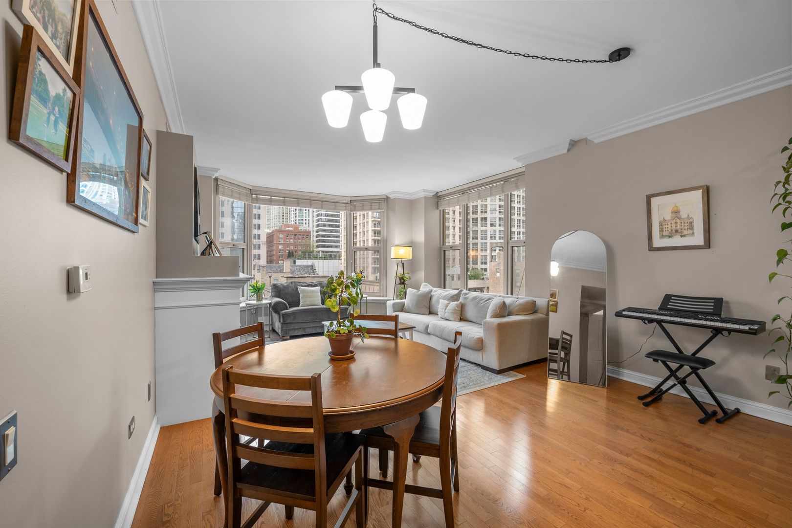 25 E Superior Street 903