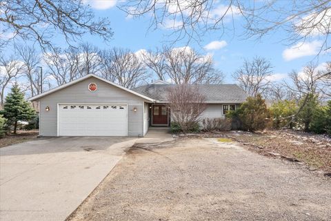 Photo of 110 S Lombard Street, Mahomet, IL 61853 (MLS # 12603362)