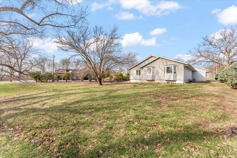 Tiny photo for 110 S Lombard Street, Mahomet, IL 61853 (MLS # 12603362)