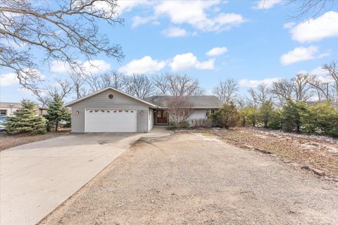 Tiny photo for 110 S Lombard Street, Mahomet, IL 61853 (MLS # 12603362)