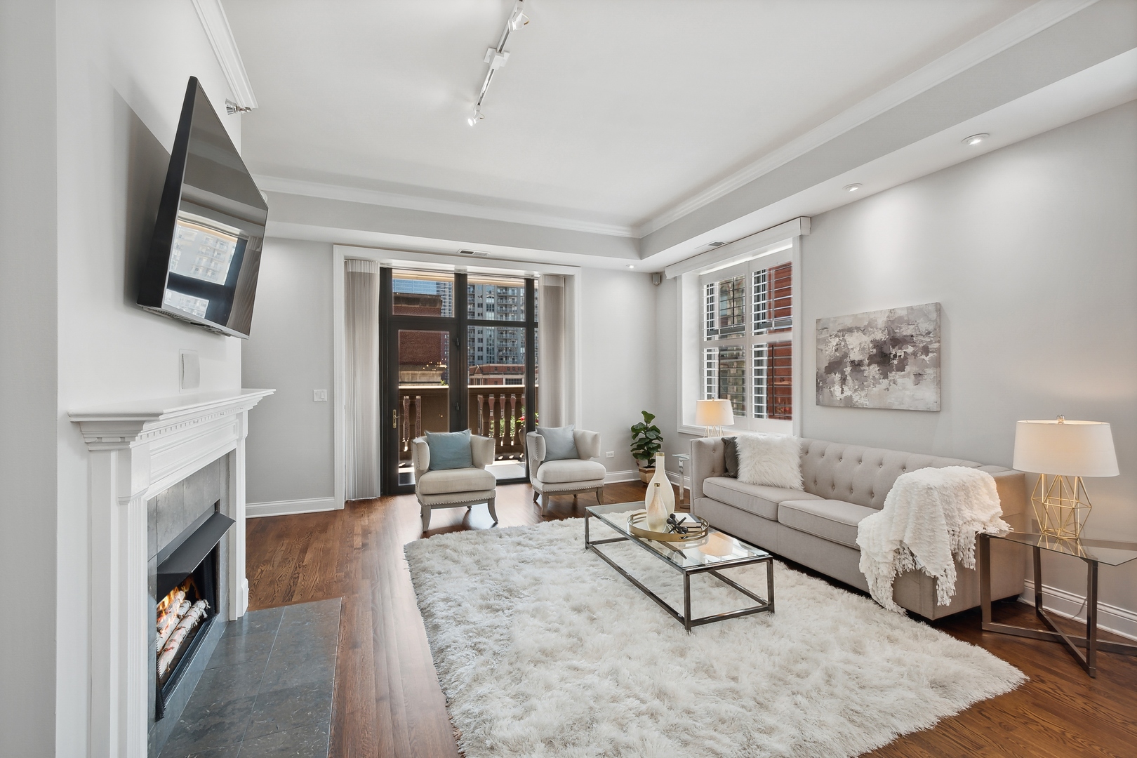 30 W Erie Street 402