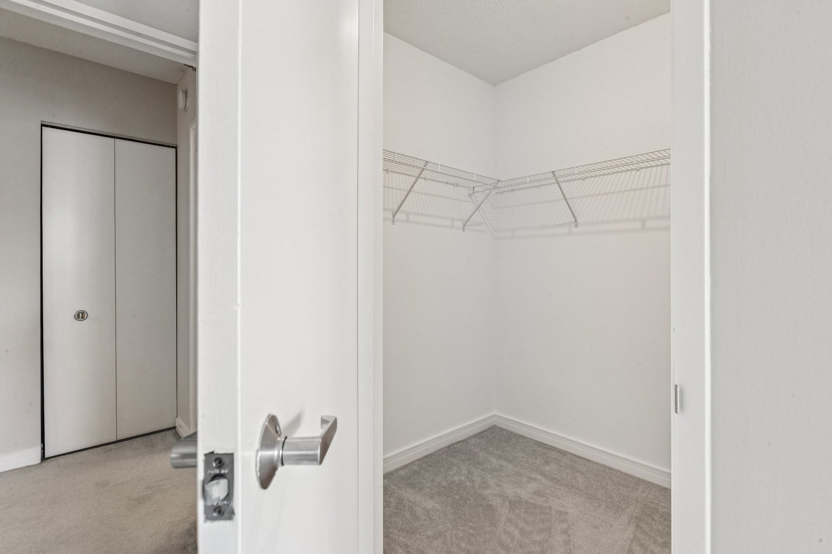 Chicago, Illinois 60611, United States, 1 Bedroom Bedrooms, ,1 BathroomBathrooms,Residential,Active,211157