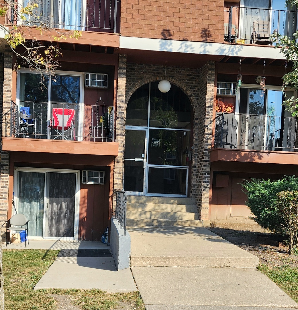 1085 Knoll Lane 207