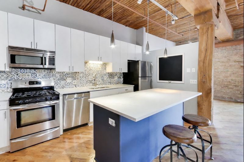 550 N Kingsbury Street 512