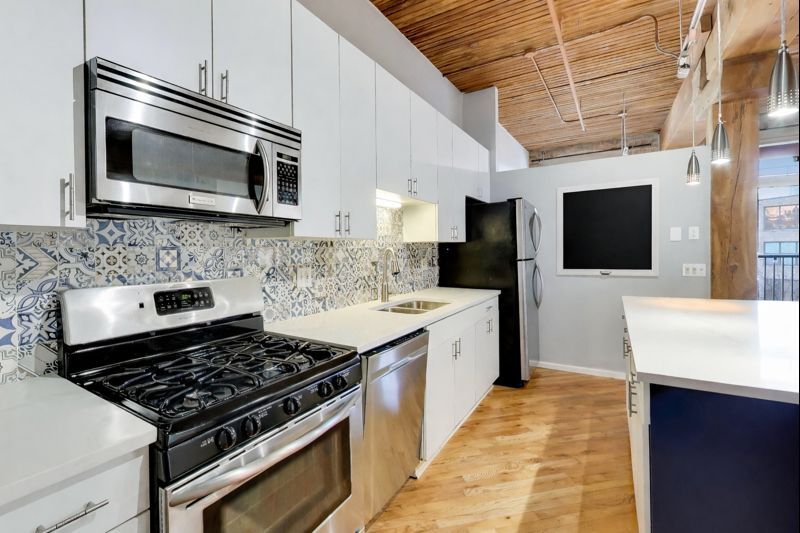 550 N Kingsbury Street 512