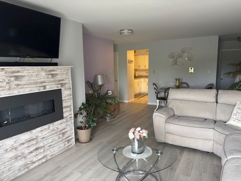 Tiny photo for 1133 S Finley Road #410, Lombard, IL 60148 (MLS # 12471299)
