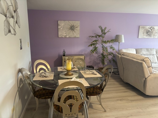 Lombard, Illinois 60148, United States, 2 Bedrooms Bedrooms, ,2 BathroomsBathrooms,Residential,Active,209816